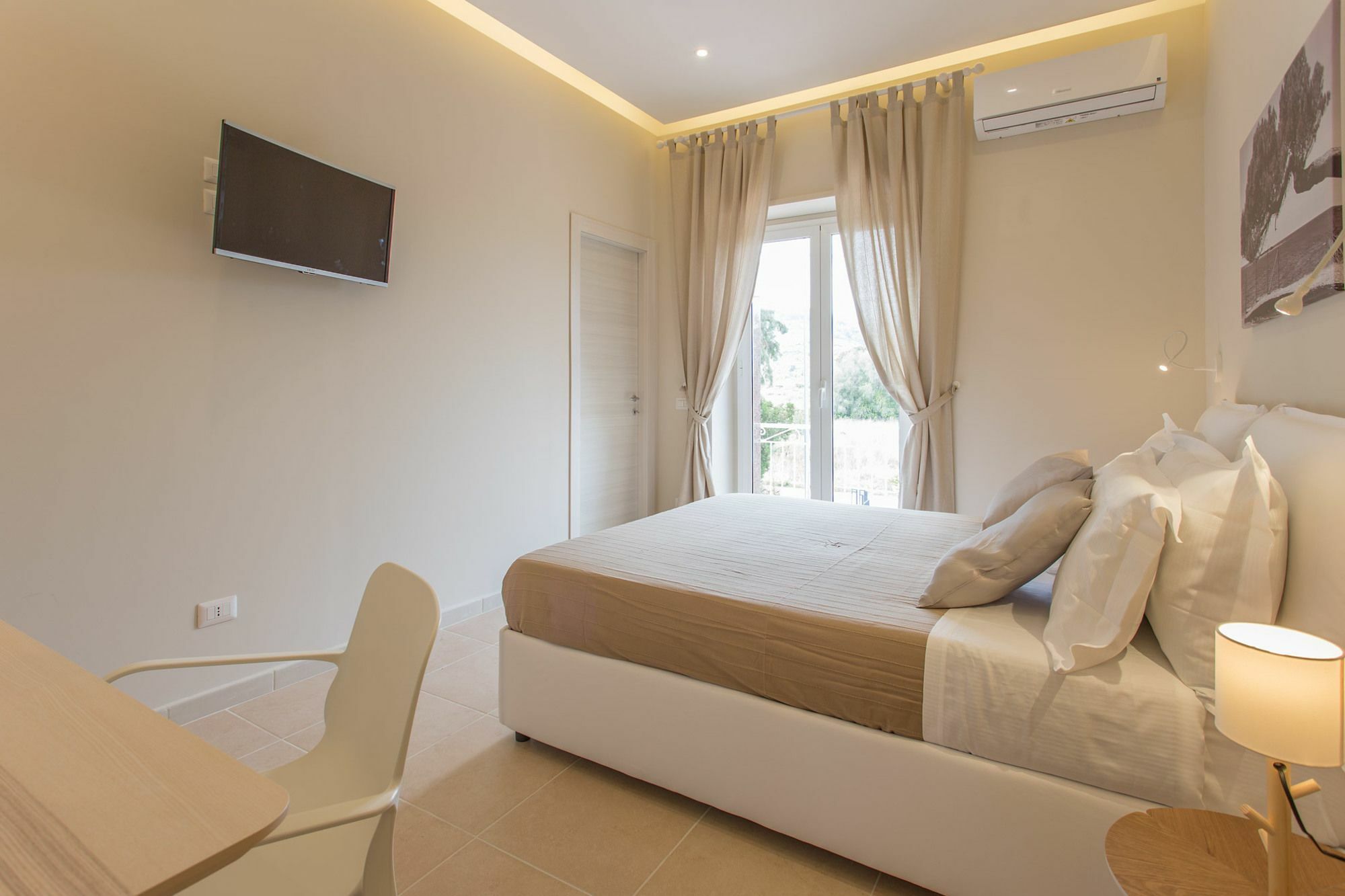 Astanza Hotel Кастелабате Екстериор снимка